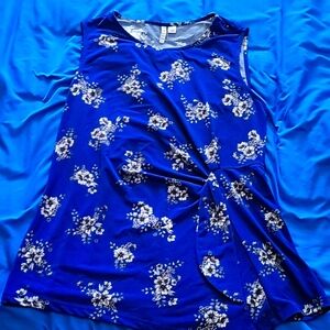Blue flower blouse sleeveless medium
